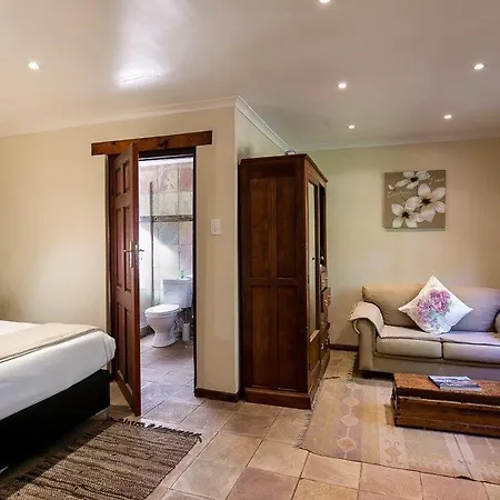 Sacred Mountain Lodge Noordhoek Exterior photo