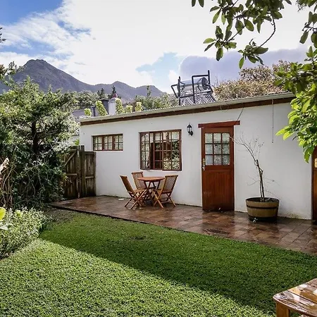 Sacred Mountain Lodge Noordhoek Exterior photo